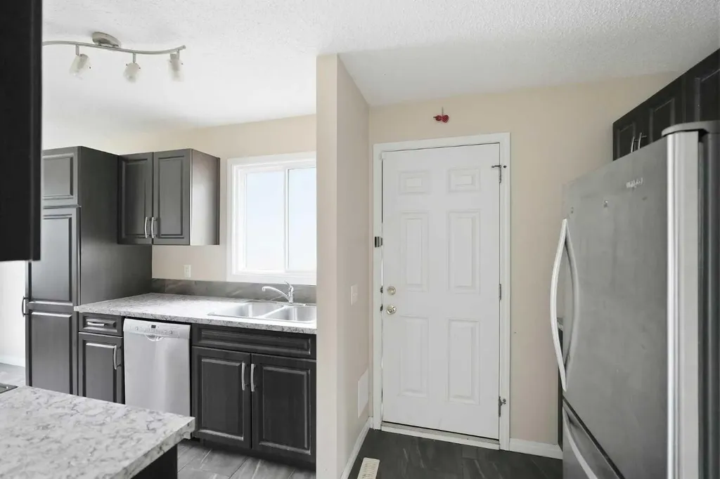118 Dovertree Place SE Calgary AB T2B2K3