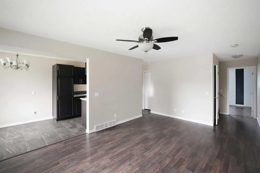 118 Dovertree Place SE Calgary AB T2B2K3