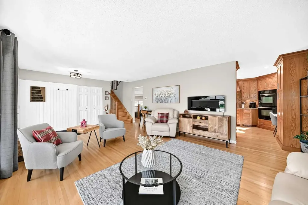 10416 Mapleridge Crescent SE Calgary AB T2J 1Y7