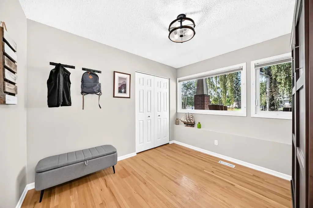 10416 Mapleridge Crescent SE Calgary AB T2J 1Y7