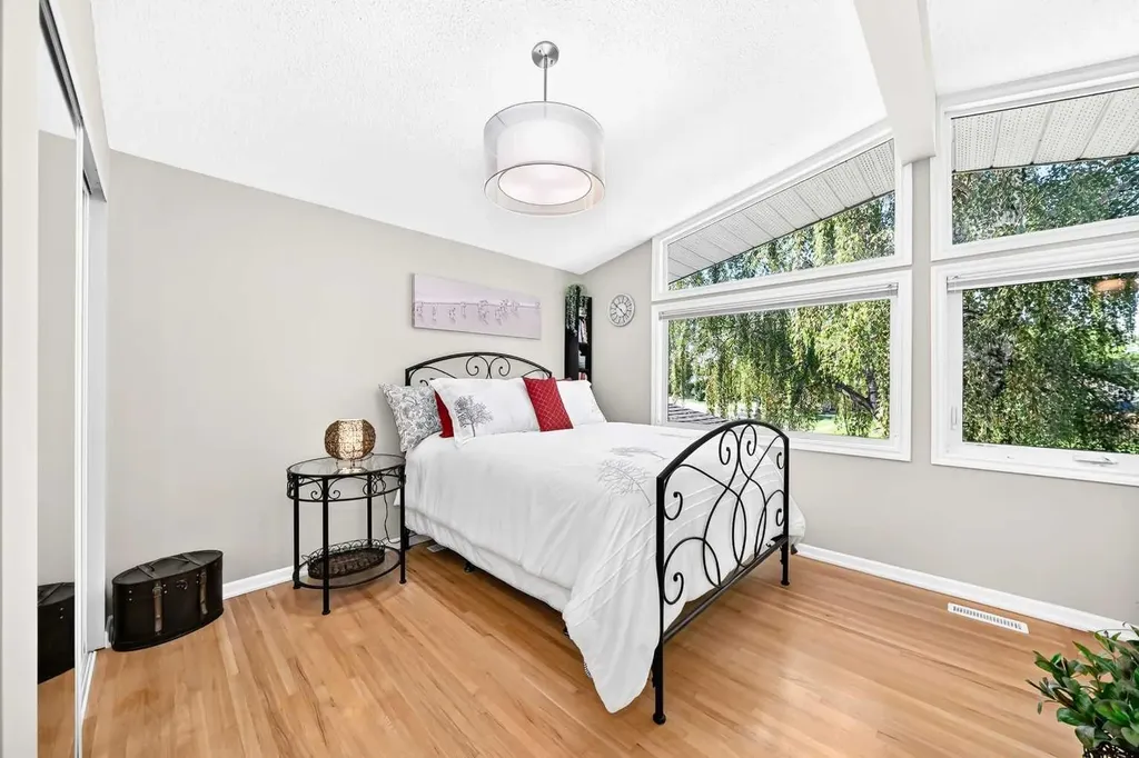 10416 Mapleridge Crescent SE Calgary AB T2J 1Y7