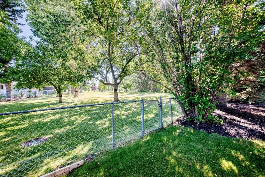 10416 Mapleridge Crescent SE Calgary AB T2J 1Y7