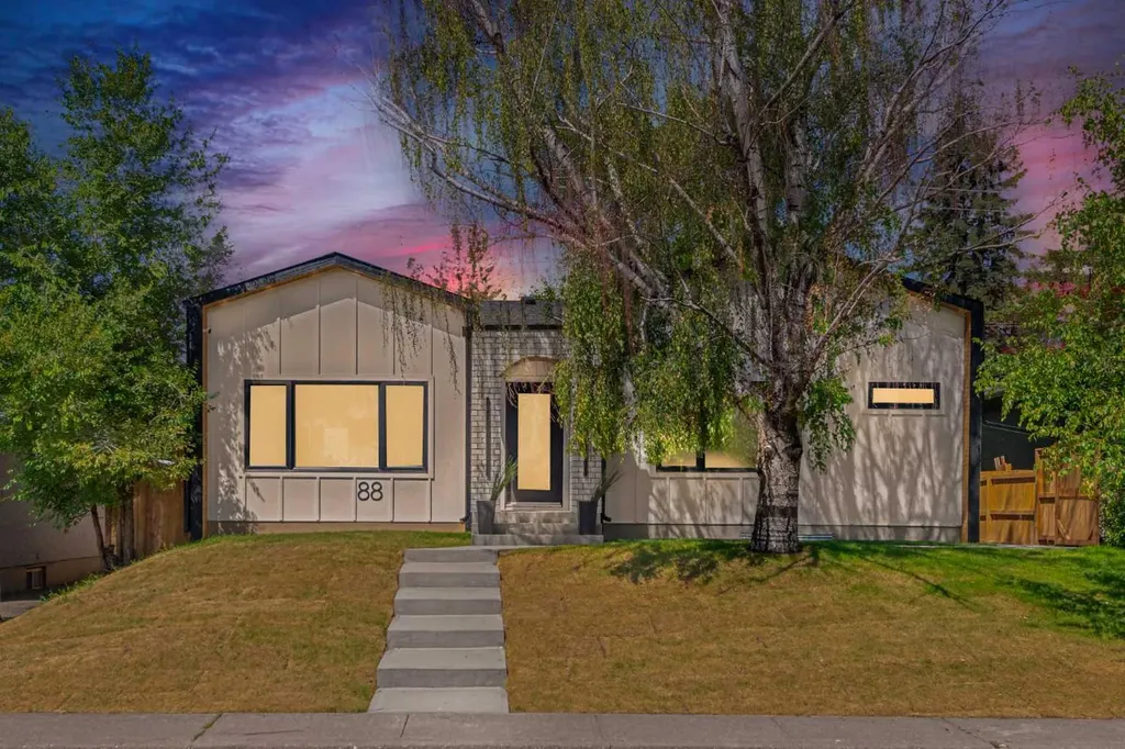 88 Cheyenne Crescent NW Calgary AB T2L0Z2
