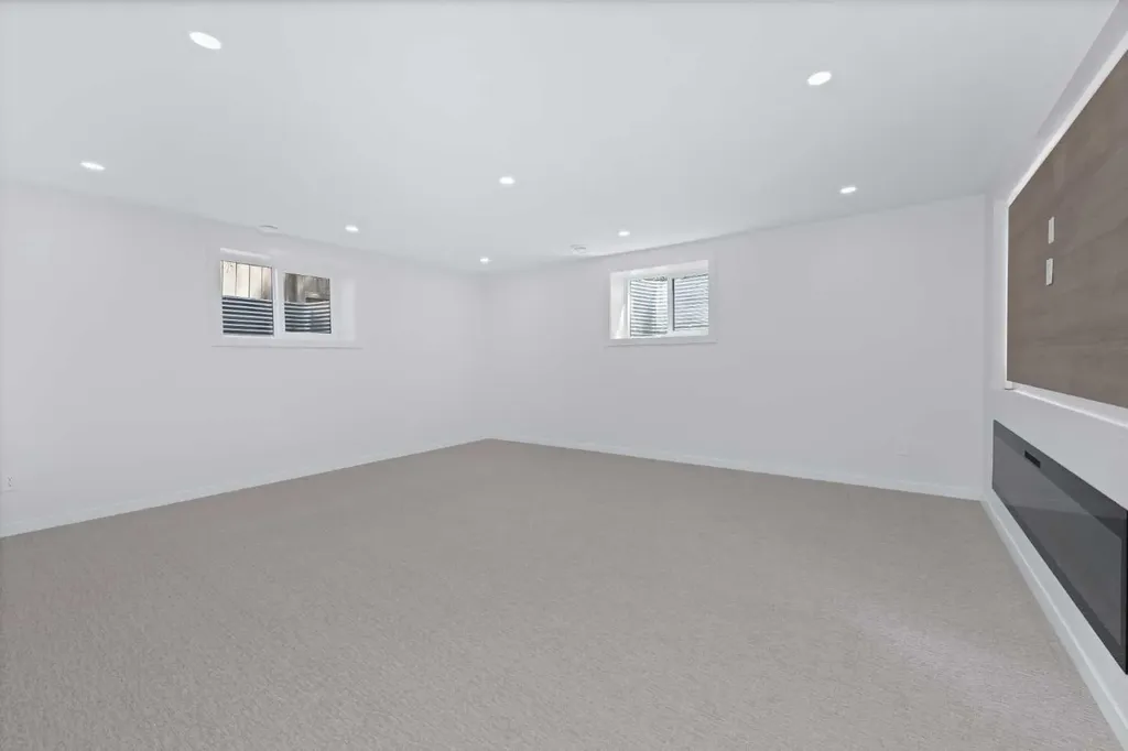 88 Cheyenne Crescent NW Calgary AB T2L0Z2