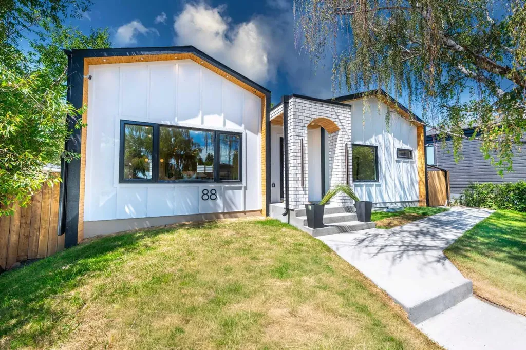 88 Cheyenne Crescent NW Calgary AB T2L0Z2