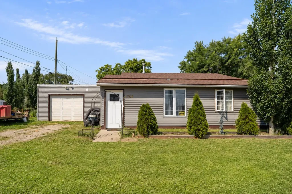 4704 50 Avenue Killam AB T0B2L0
