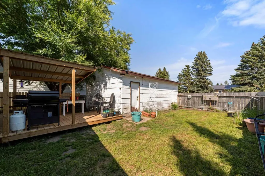 4704 50 Avenue Killam AB T0B2L0