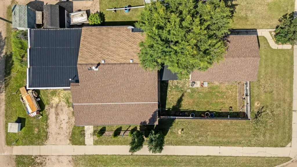 4704 50 Avenue Killam AB T0B2L0