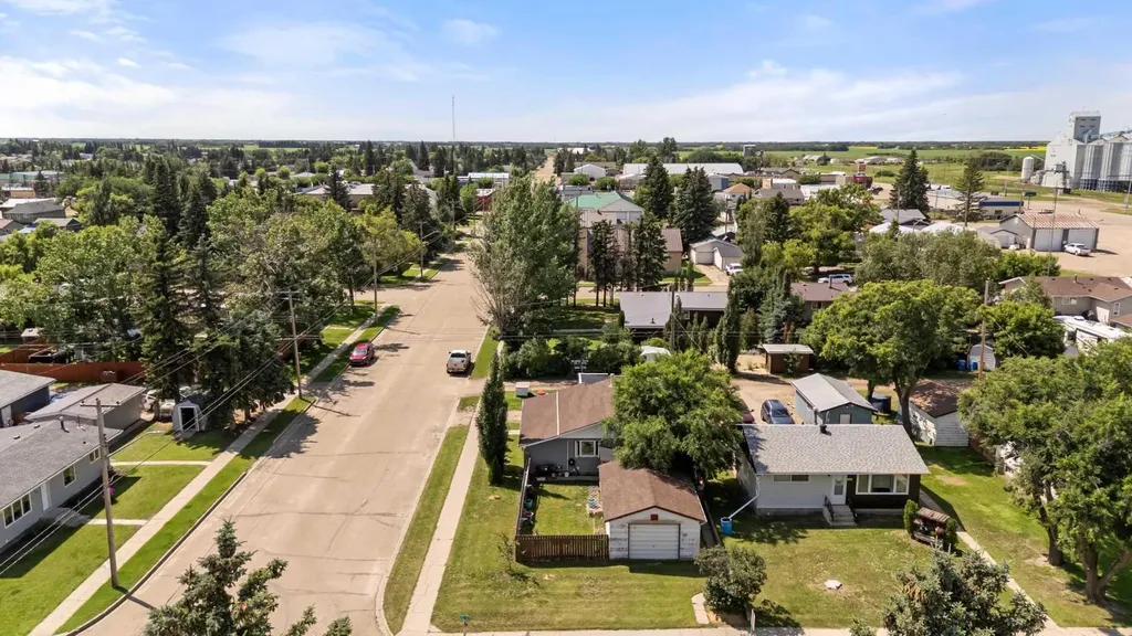 4704 50 Avenue Killam AB T0B2L0