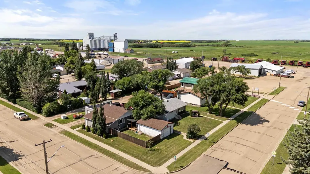 4704 50 Avenue Killam AB T0B2L0