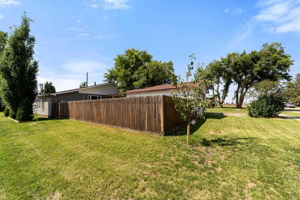 4704 50 Avenue Killam AB T0B2L0