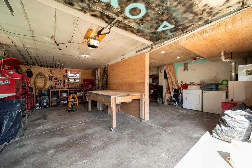 4704 50 Avenue Killam AB T0B2L0