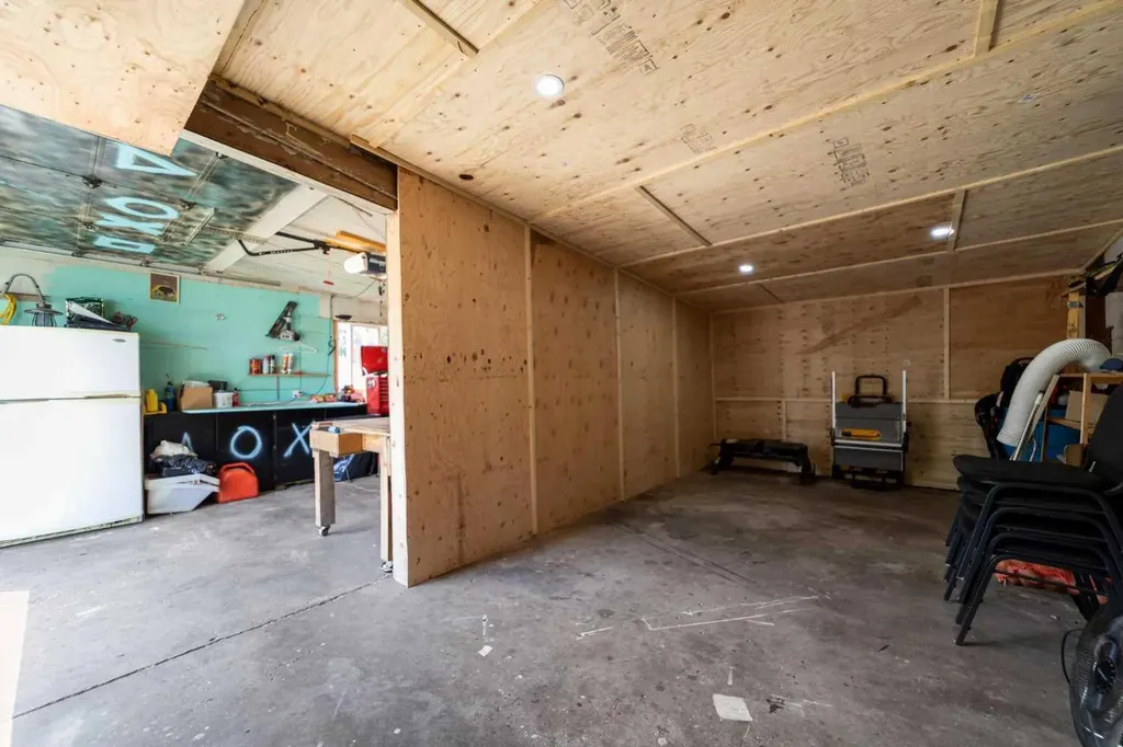 4704 50 Avenue Killam AB T0B2L0