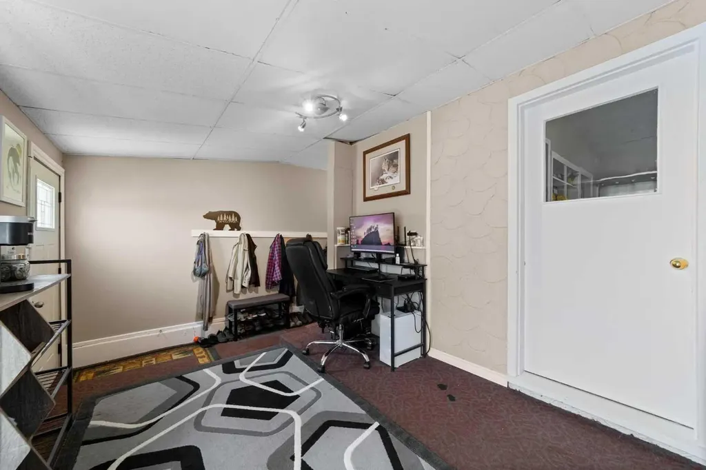4704 50 Avenue Killam AB T0B2L0