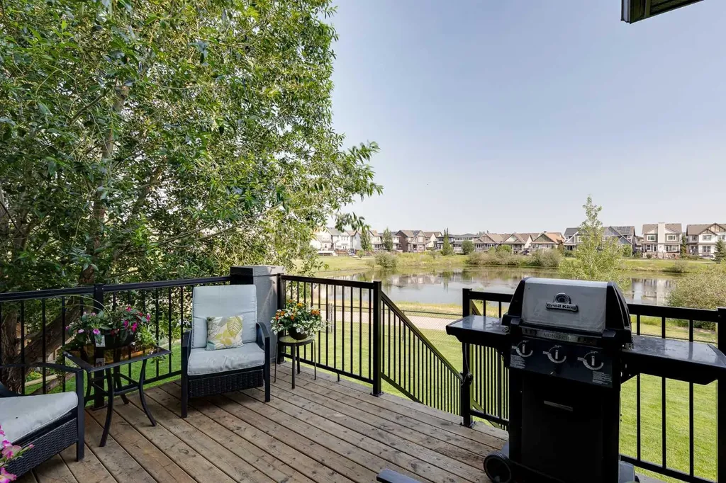 126 Reunion Landing NW Airdrie AB T4B 3W4