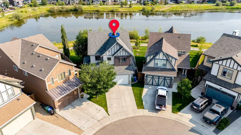 126 Reunion Landing NW Airdrie AB T4B 3W4