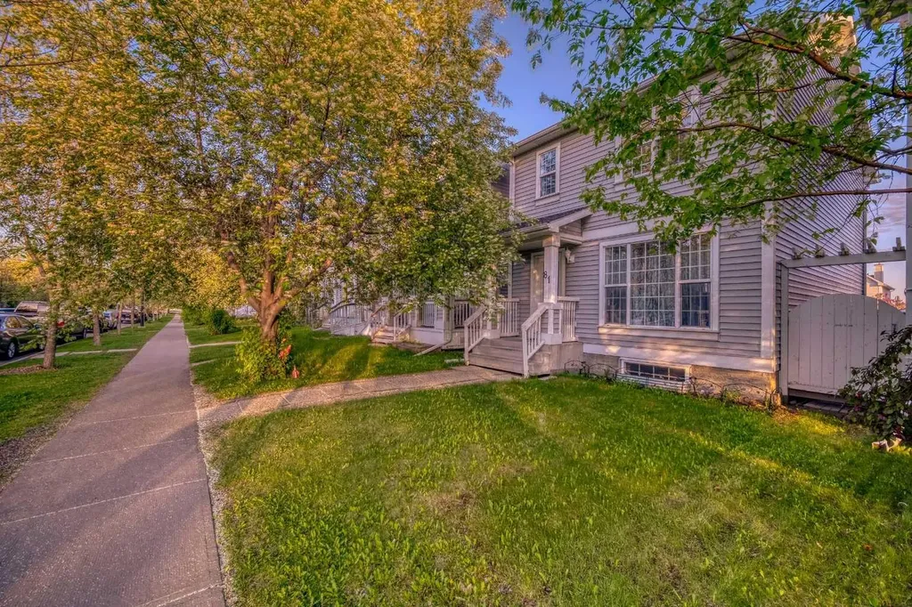 81 Prestwick Avenue SE Calgary AB T2Z 3W7