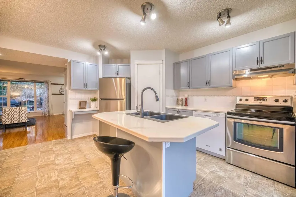 81 Prestwick Avenue SE Calgary AB T2Z 3W7
