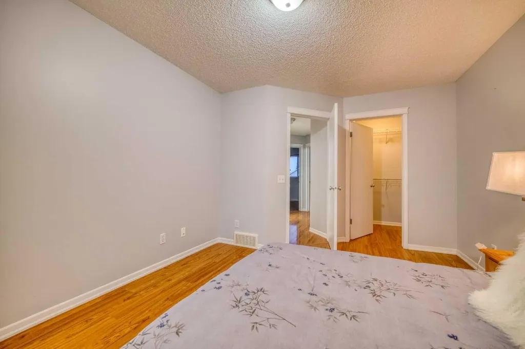 81 Prestwick Avenue SE Calgary AB T2Z 3W7