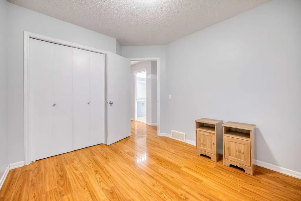 81 Prestwick Avenue SE Calgary AB T2Z 3W7