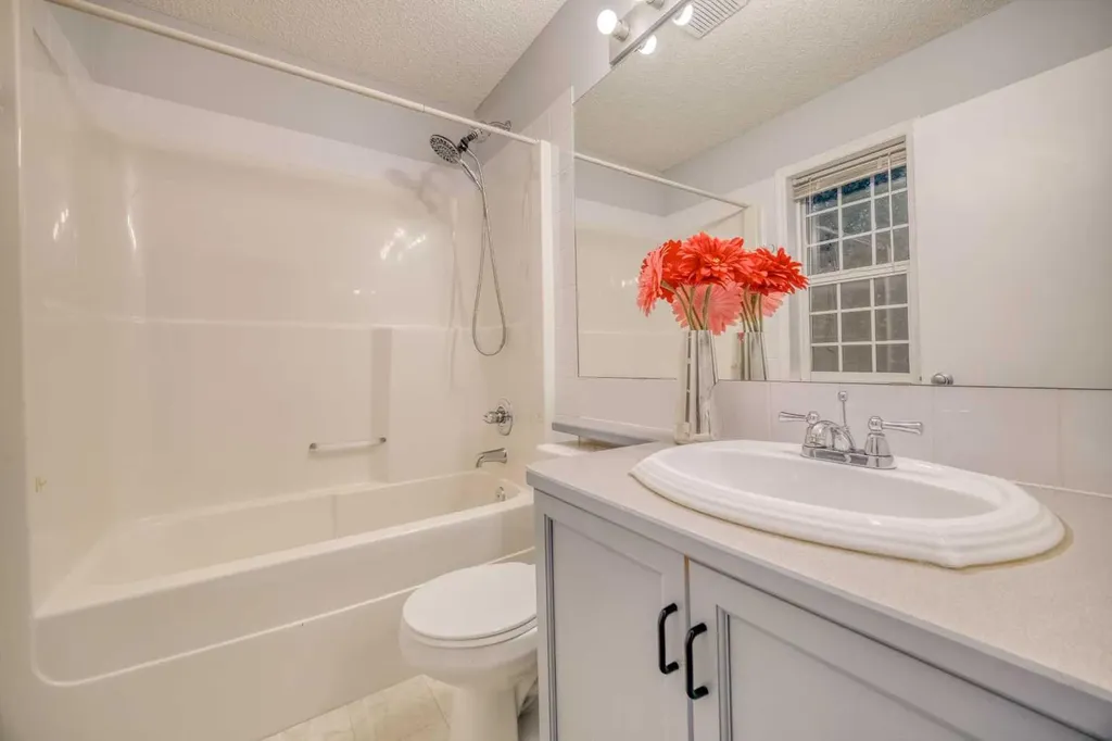 81 Prestwick Avenue SE Calgary AB T2Z 3W7