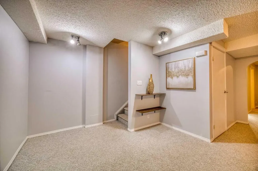 81 Prestwick Avenue SE Calgary AB T2Z 3W7