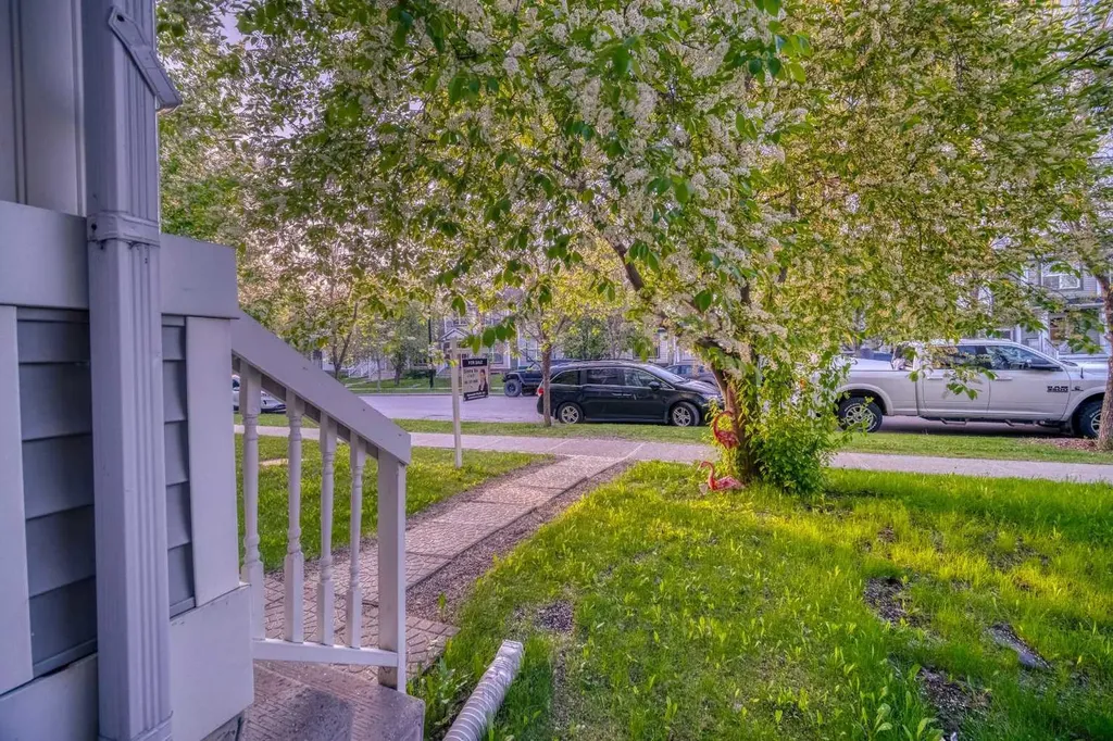 81 Prestwick Avenue SE Calgary AB T2Z 3W7