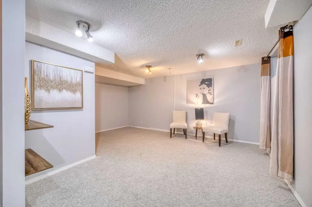 81 Prestwick Avenue SE Calgary AB T2Z 3W7
