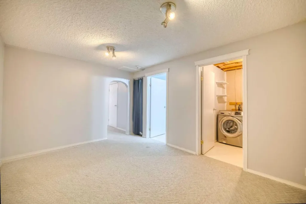 81 Prestwick Avenue SE Calgary AB T2Z 3W7