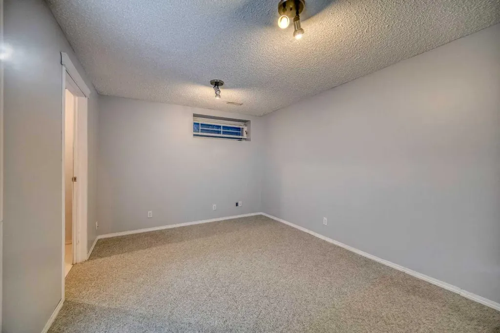 81 Prestwick Avenue SE Calgary AB T2Z 3W7