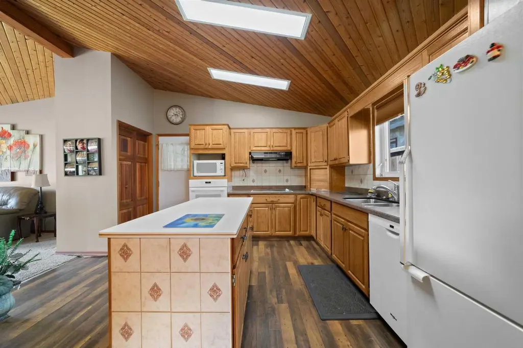 4901 52 Street Killam AB T0B 2L0