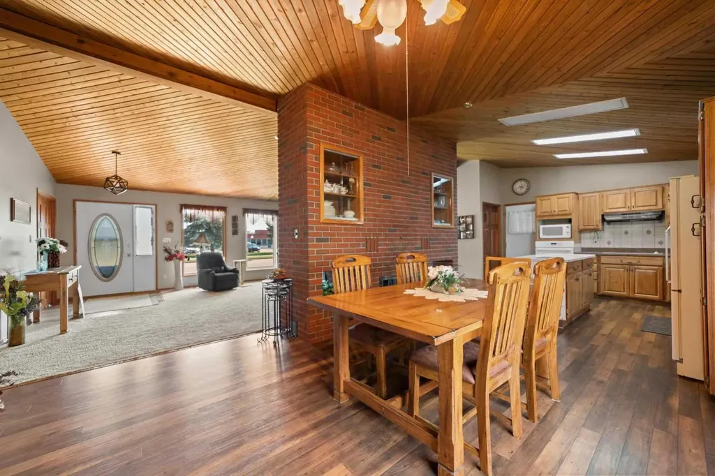 4901 52 Street Killam AB T0B 2L0