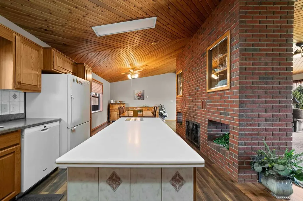 4901 52 Street Killam AB T0B 2L0