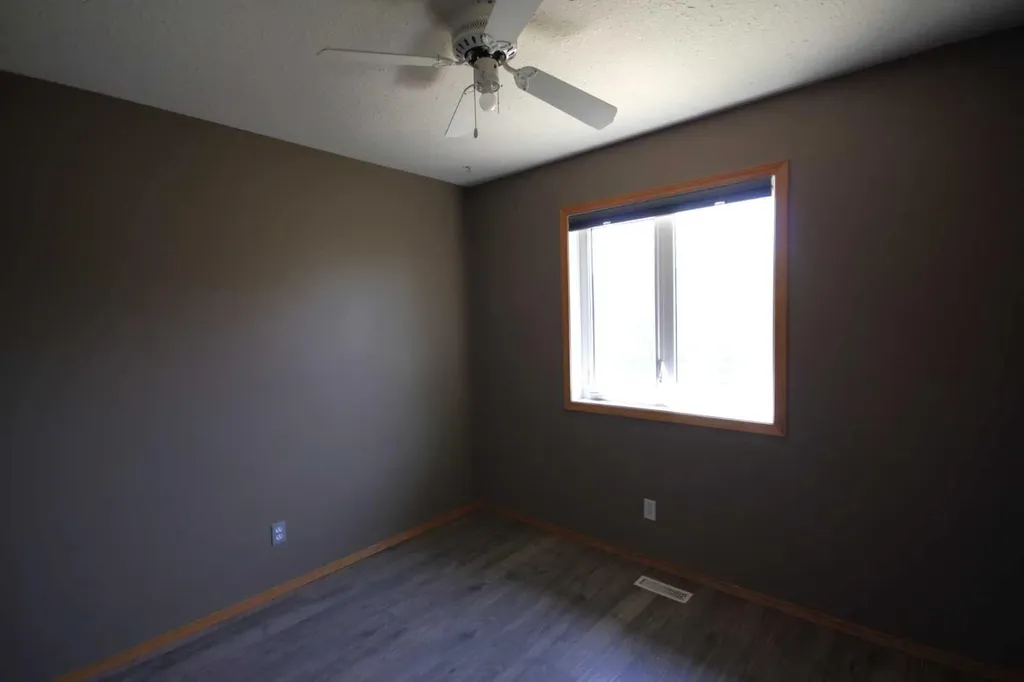 209 Strathaven Bay S Strathmore AB T1P 1N4