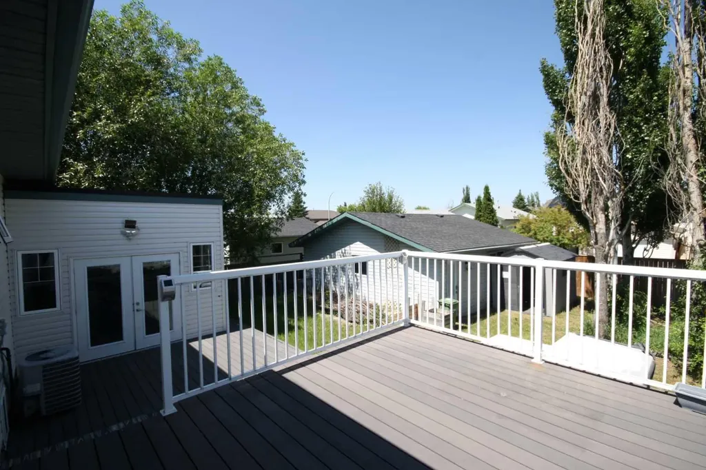 209 Strathaven Bay S Strathmore AB T1P 1N4