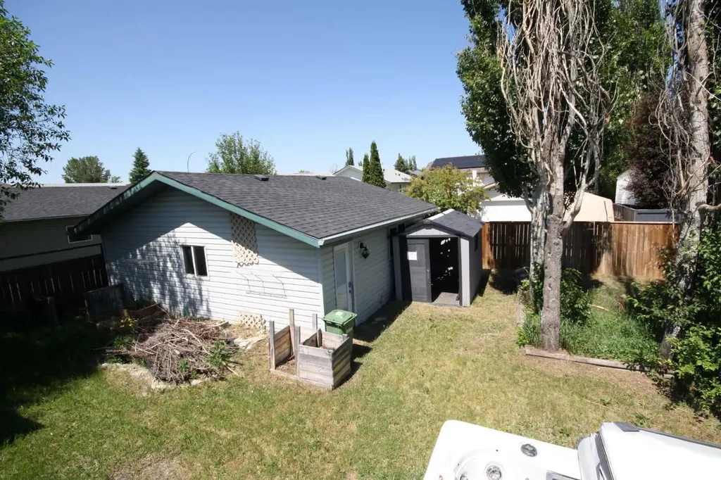 209 Strathaven Bay S Strathmore AB T1P 1N4