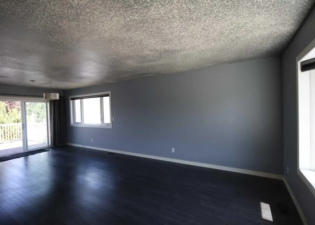 209 Strathaven Bay Strathmore AB T1P 1N4