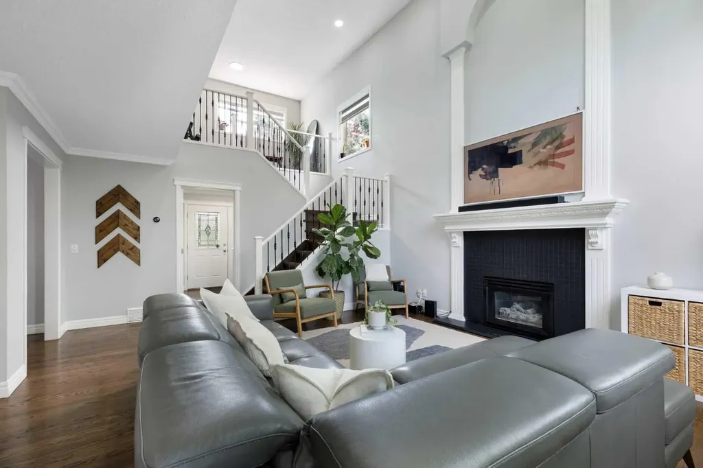 13 Somerset Park SW Calgary AB T2Y 3H3