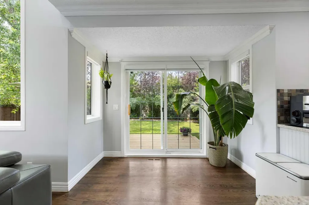 13 Somerset Park SW Calgary AB T2Y 3H3