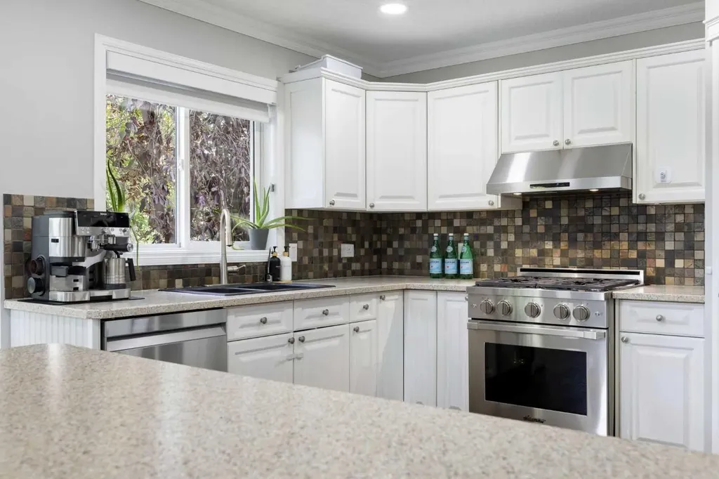 13 Somerset Park SW Calgary AB T2Y 3H3