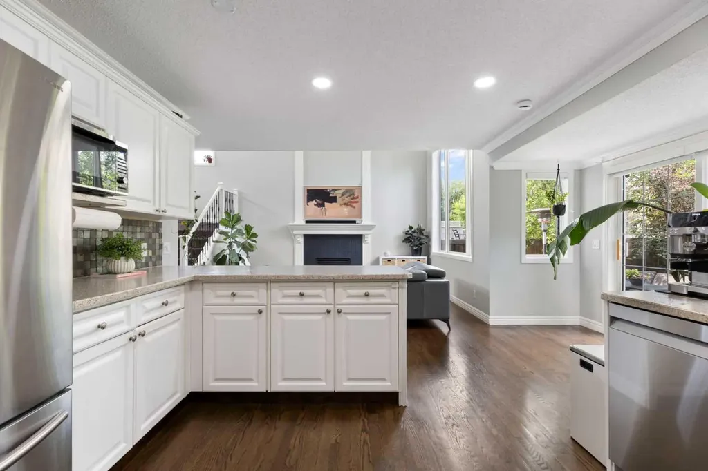 13 Somerset Park SW Calgary AB T2Y 3H3