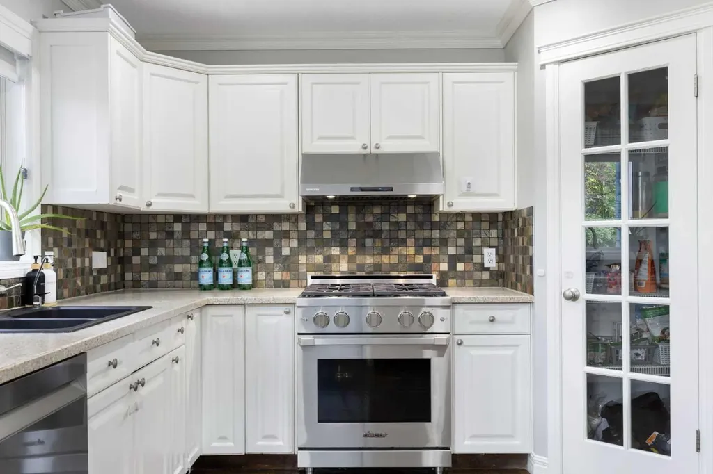 13 Somerset Park SW Calgary AB T2Y 3H3