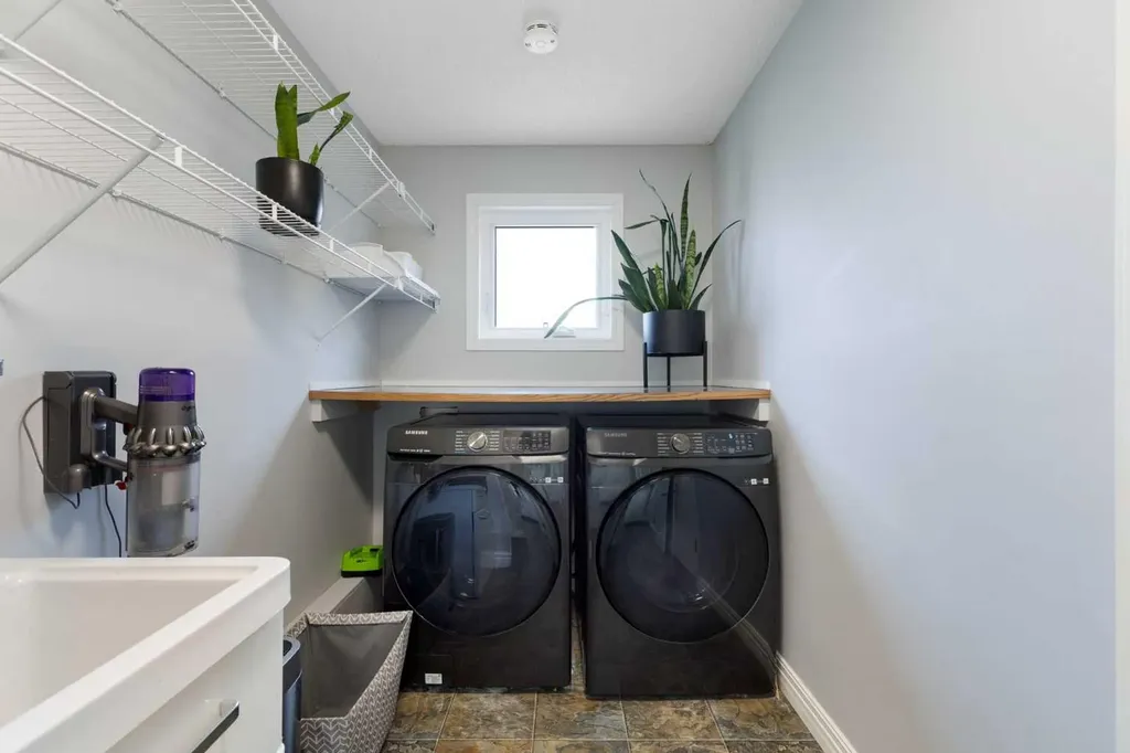 13 Somerset Park SW Calgary AB T2Y 3H3