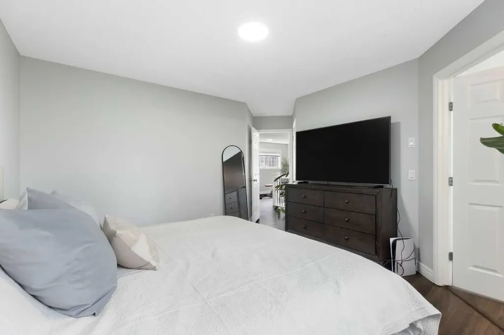 13 Somerset Park SW Calgary AB T2Y 3H3