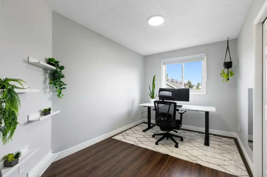 13 Somerset Park SW Calgary AB T2Y 3H3