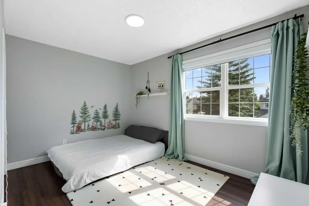 13 Somerset Park SW Calgary AB T2Y 3H3