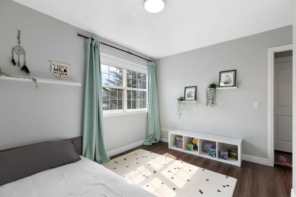 13 Somerset Park SW Calgary AB T2Y 3H3