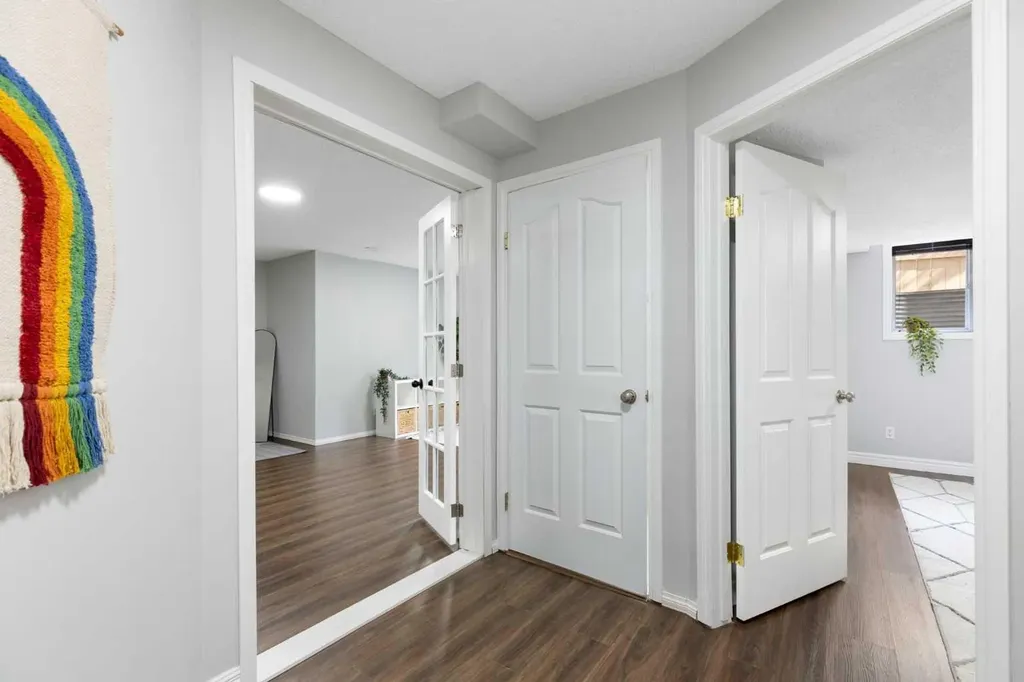 13 Somerset Park SW Calgary AB T2Y 3H3