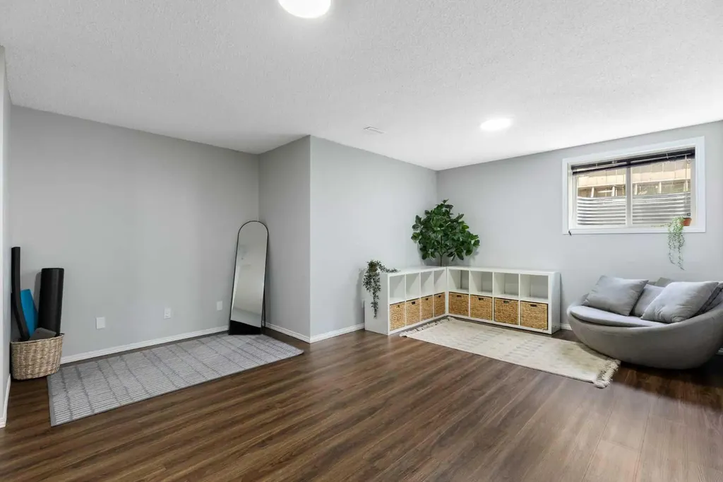 13 Somerset Park SW Calgary AB T2Y 3H3