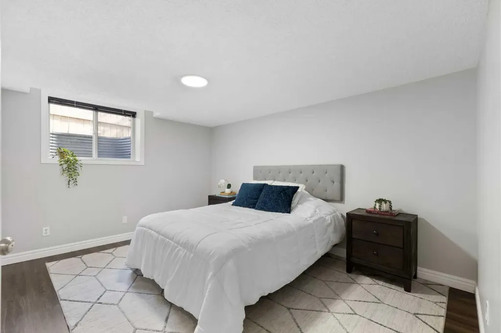 13 Somerset Park SW Calgary AB T2Y 3H3